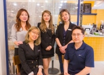 웨이팅 공간을 카페로 꾸며놓은 잠실미용실 친환경 살롱 라브리지