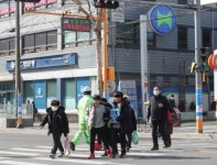 성동구, 통학로마다 스마트 횡단보도 조성… 안전하게 등교해요