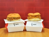 [컨슈머리뷰] 물 건너온 매운 맛, KFC 스콜쳐버거