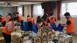 코레일유통 서울본부, 초복 맞아 서울역 인근 소외계층 어르신들께 삼계탕 봉사활동