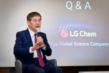 신학철 LG화학 부회장 전지 소재 매출 2030년까지 30조원으로 6배 키우겠다