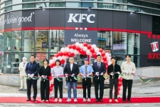 KFC, 가맹 1호점 문정역점 오픈…가맹 사업 본격화