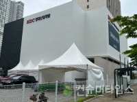 [FOCUS] 역까지 30분인데 12억원?…서대문 센트럴 아이파크 현장 가보니