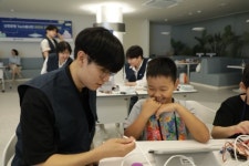 신한은행, 어린이 코딩 체험 교실 실시