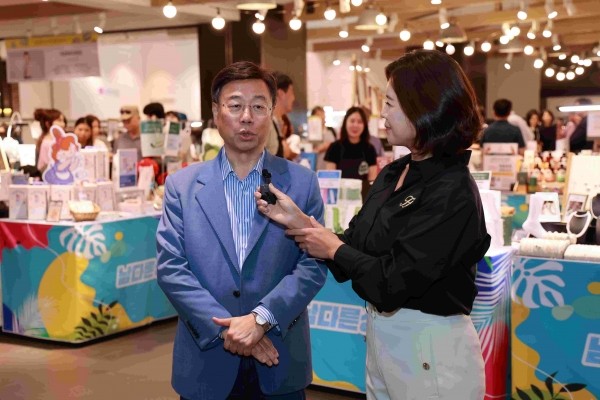 신상진 성남시장, 독일 메디카 2024 전시회서 성남 기업 해외진출 응원