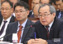 [포토] 답변하는 서문규