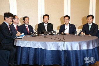 [포토] 여야 3당 원내대표 회동