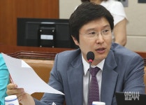 김해영 헤어체인지 | [포토] 질의하는 김해영