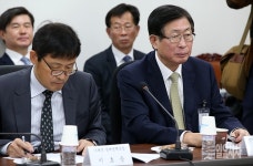 [포토] 당정 전기요금 연석회의 참석한 조환익