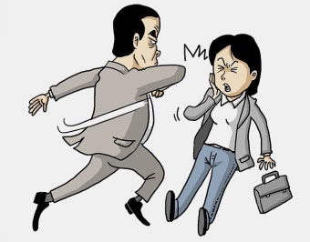 '생면부지 행인' 다짜고짜 팔꿈치로 가격