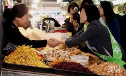 [포토] 김미경 잘 좀 부탁드려요