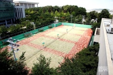 <단독> 멀쩡한 국회 테니스장 뜯은 내막