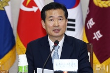 [포토] 회의 선언하는 이건리 위원장