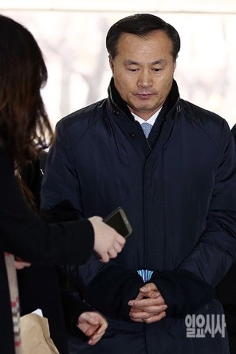 [포토] 취재진 질문에 놀라는 백낭종 전 국방부 조사본부장