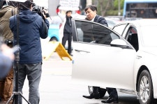 비타민하우스충남서부지사 | [포토] 서부지검 도착한 안희정 전 충남도지사