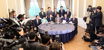 [포토] 야3당 한마음… ′특검법 발의-국정조사 요구서 제출′
