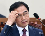 '조명균 흔드는' 검은 손 추적
