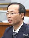 [포토] 답변하는 김기영 헌재 재판관 후보자