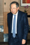 류진 풍산 회장, 미국통의 미국행