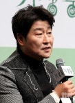 배우 송강호, 다음은  …