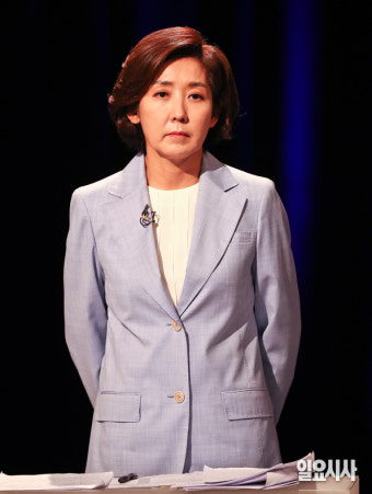[포토] 생각에 잠긴 나경원 후보