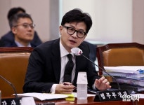 ‘또 불거진’ 한동훈 탄핵론 민주당 딜레마