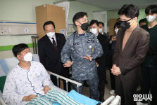 [포토] 국군대전병원 찾은 한동훈 비대위원장