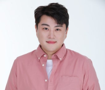 가수 김호중, ‘택시와 교통사고 후 미조치’ 경찰 조사 중