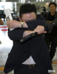 [포토] 2심 유죄 선고 후 도망가는 도이치모터스 전주 손모씨