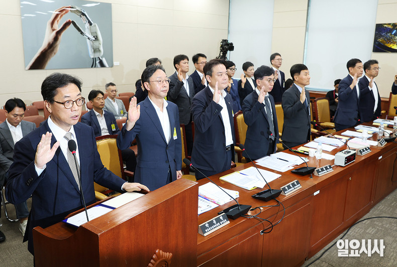 류희림 방송통신심의위원장 불출석, 국정감사로 민원 사주 의혹 규명방안 결정