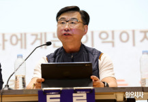 [포토] 발언하는 김경수 한국타워크레인조종사 노동조합 위원장