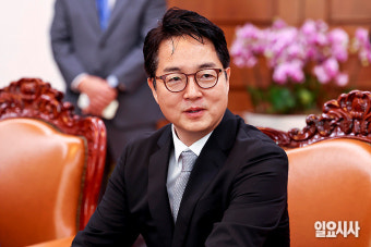 심우정, 전 민정수석과 비화폰 통화⋯“사건 관련 아냐”
