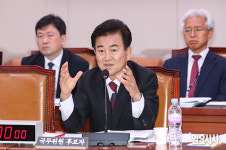 정동영 “북한은 ‘주적’ 아닌 위협” 발언 입길