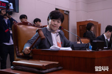 [포토] 윤석열 정권 조작기소 국조특위 선서하는 증인들