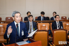 [포토] 신현송 한은 총재 후보자 인사청문회...‘재산, 가족 국적’ 등 검증