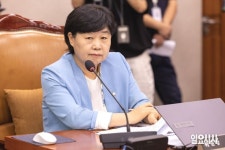 <기자수첩> “증인 없는 청문회가 보통” 서영교의 역설