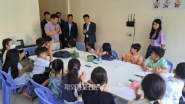 신한캄보디아은행, 라온제나어린이합창단에 컴퓨터교실 기증