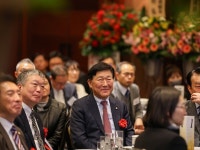 재일본 한인회-민단 태극기 앞에 우리는 하나다