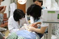 연세엘치과 신정인 원장, 한달 한번 제주의료원서 무료진료