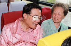 우근민 제주지사, 오늘은 시내버스가 관용차!