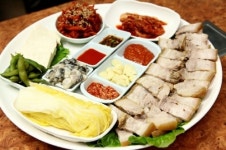 쫀득하고 담백한 맛이 일품인 김삿갓보쌈족발