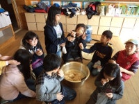 신촌초 과학동아리반, 신촌보리빵 만들어 경로당에 전달