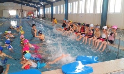 하례초, 행복 수영 교실 운영