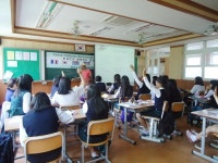 위미중, 4개국 유학생들 초청 국제이해교육 진행