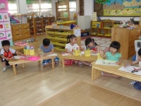 제주동초병설유치원, 학급별 명화 그리기 대회 열어