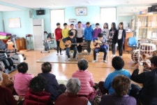 수원초, 우리 동네 경로당 위문활동