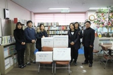 어린이도서연구회, 반딧불이작은도서관에 책 기증