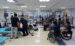 (사)한국척수장애인협회, 재활보행로봇 체험 활동
