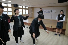 일본 건국중학교 수학여행단, 조천중학교 방문
