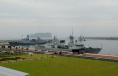 제주해군기지에 캐나다 함정 2척 첫 입항